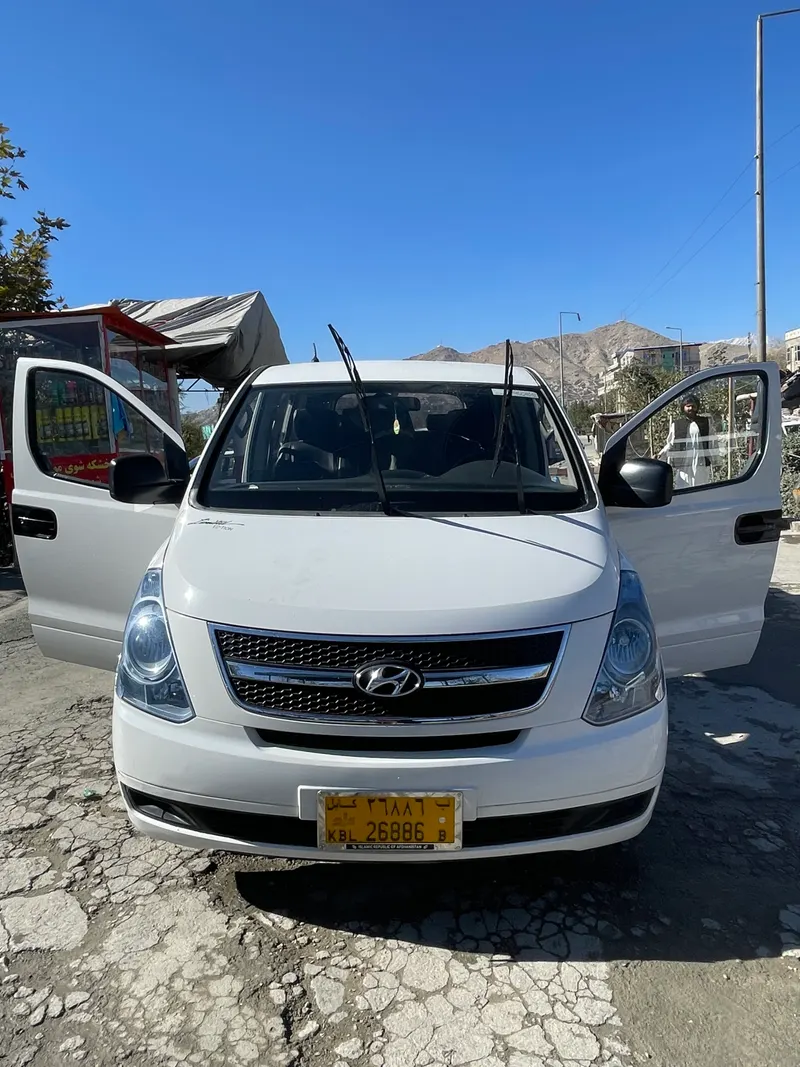 Hyundai H1 2013 (5)