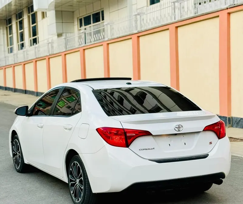 Toyota Corolla 2016 (5)