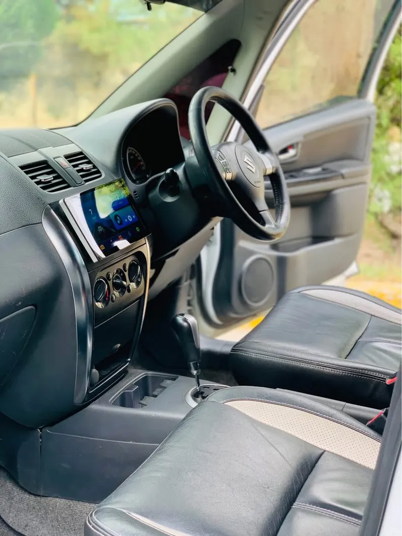 Suzuki SX4 2010 (4)