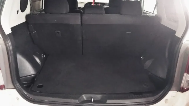 Toyota Corolla Rumion 2010 (6)