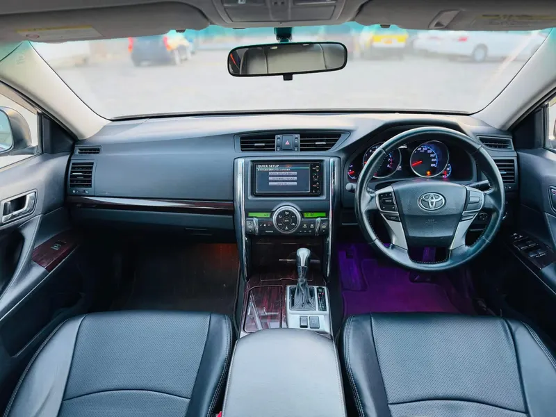 Toyota Mark X 2010 (4)