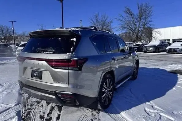 Lexus LX600 2024 (3)