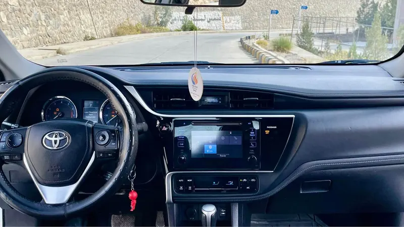 Toyota Corolla 2017 (3)