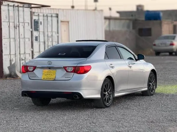 Toyota Mark X 2011 (3)