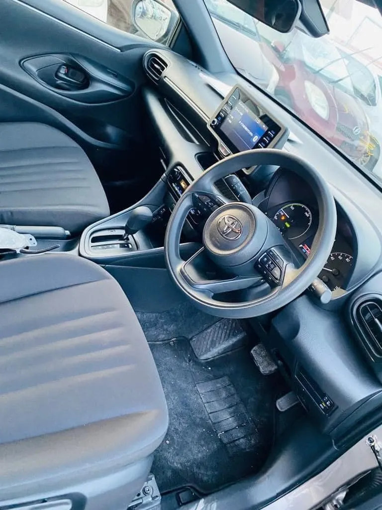 Toyota Yaris Hybrid 2021 (4)