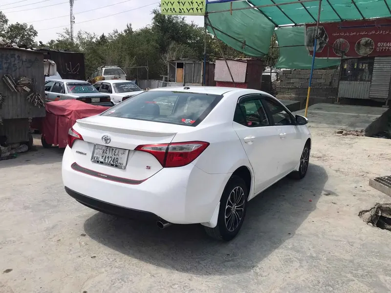 Toyota Corolla 2015 (3)