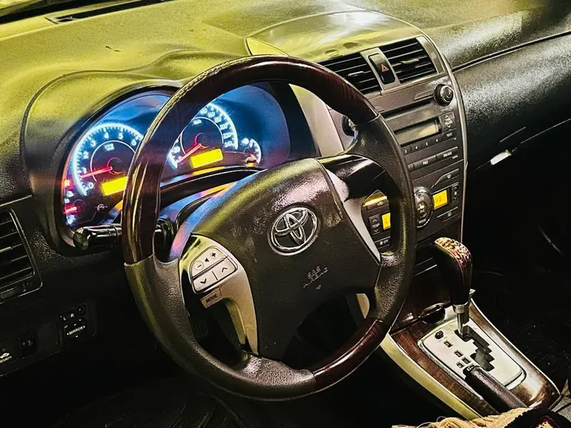 Toyota Corolla 2010 (4)