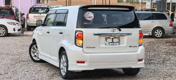Toyota Rumion 2010 (3)