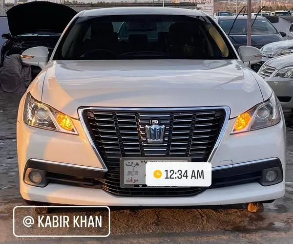 Toyota Crown 2013 (2)