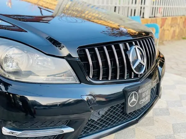 Mercedes-Benz C250 2013 (2)
