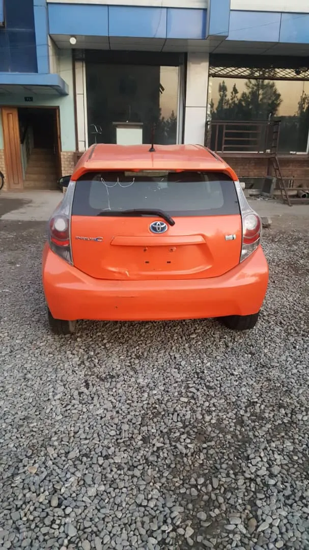 Toyota Aqua 2012 (6)