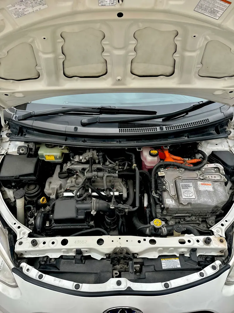 Toyota Aqua 2015 (8)