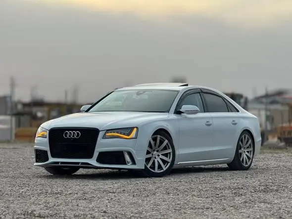 Audi A8 2013 (1)