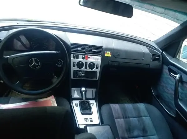 Mercedes-Benz 1995 (4)