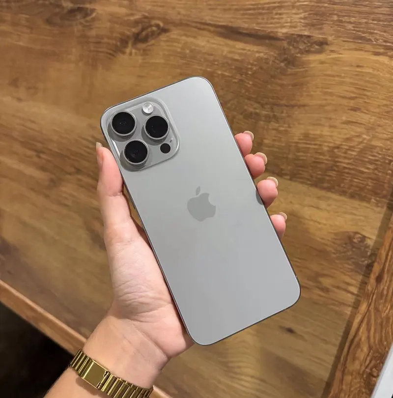 iPhone 15 pro Max 256GB (1)
