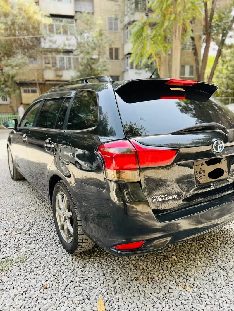 Toyota Fielder 2017 (3)