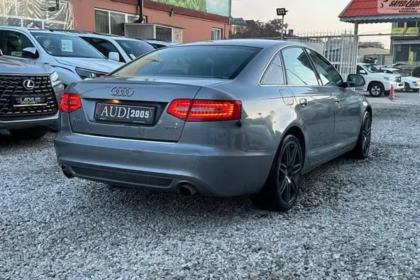 Audi A6 2010 (3)