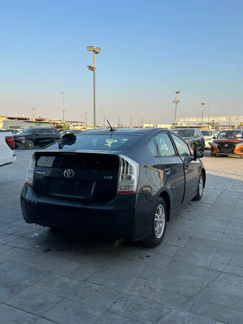 Toyota Prius 2010 (2)