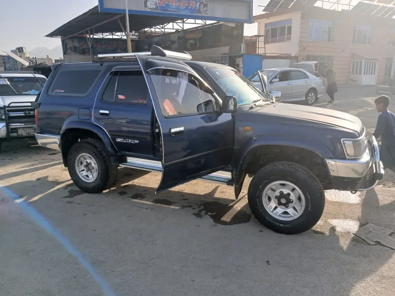 Toyota Hilux Surf 1993 (3)