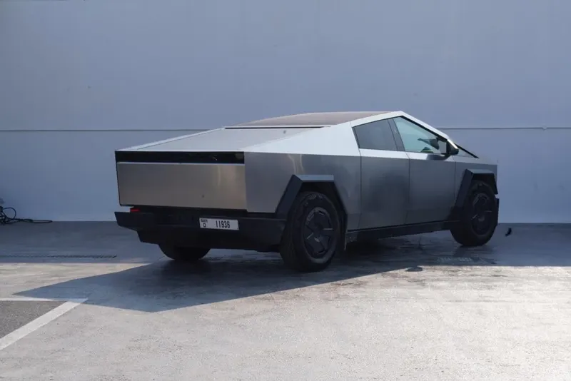 Tesla 2025 (3)