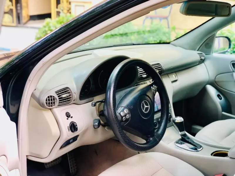 Mercedes-Benz 2005 (4)