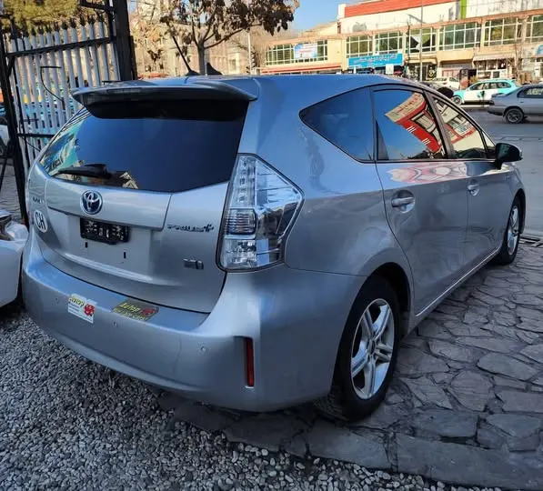 Toyota Prius 2013 (3)