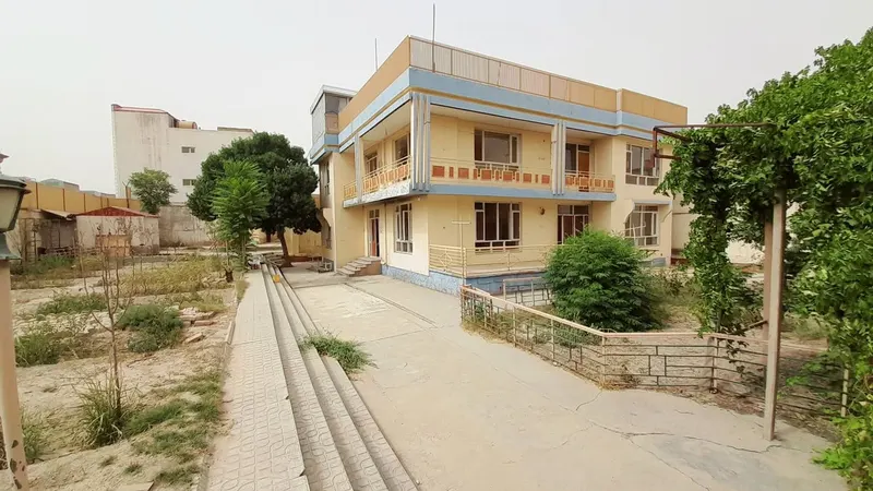 House for rent, 8 rooms, near Lycee Sultan Razia, Mazar-i-Sharif (2)