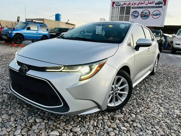 Toyota Corolla XLE 2020 (2)