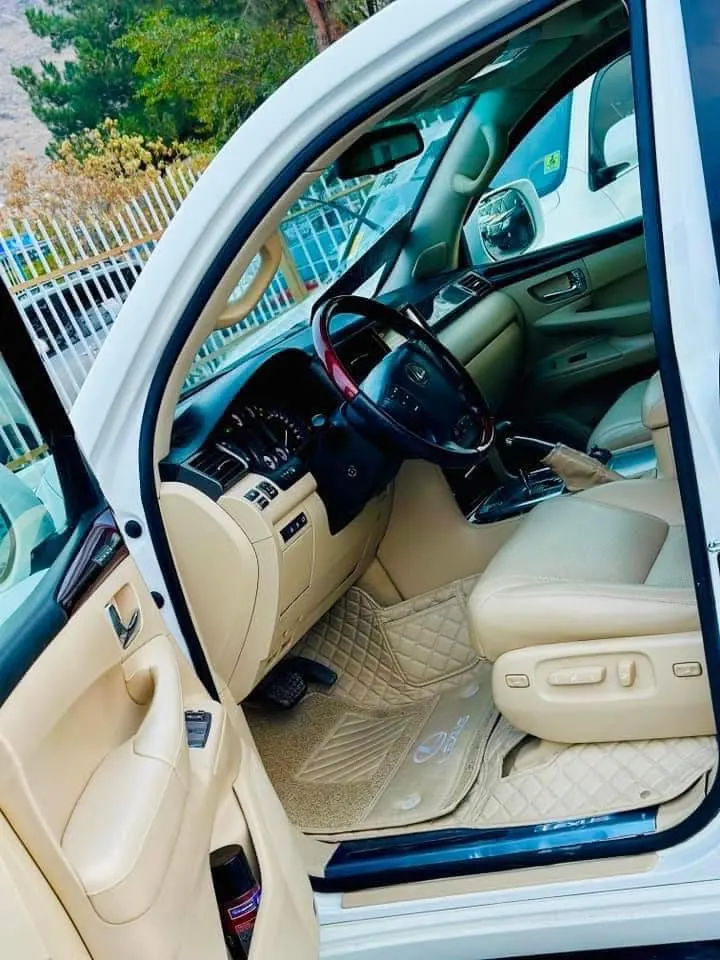 Lexus LX570 Sport 2010 (4)