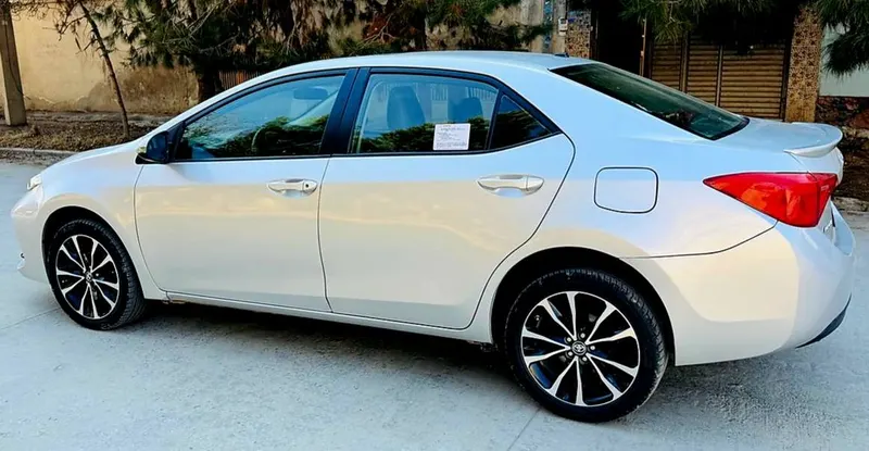 Toyota Corolla 2017 (2)