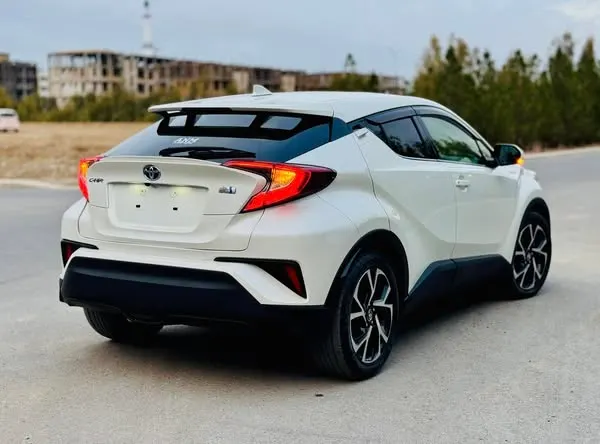 Toyota C-HR Hybrid 2018 (3)