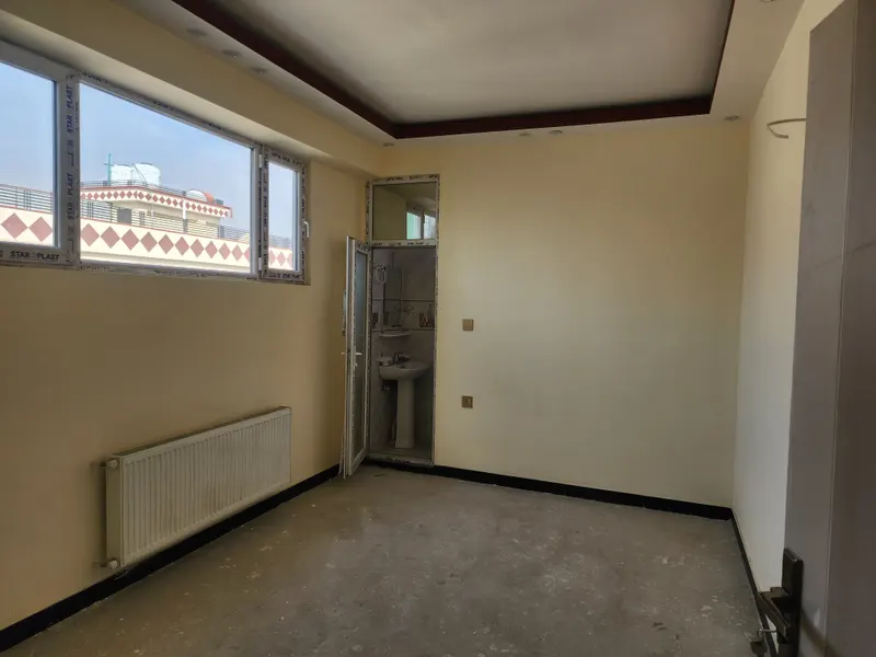 اپارتمان د پلورنې لپاره، 4 خونې، 240 m² (4)