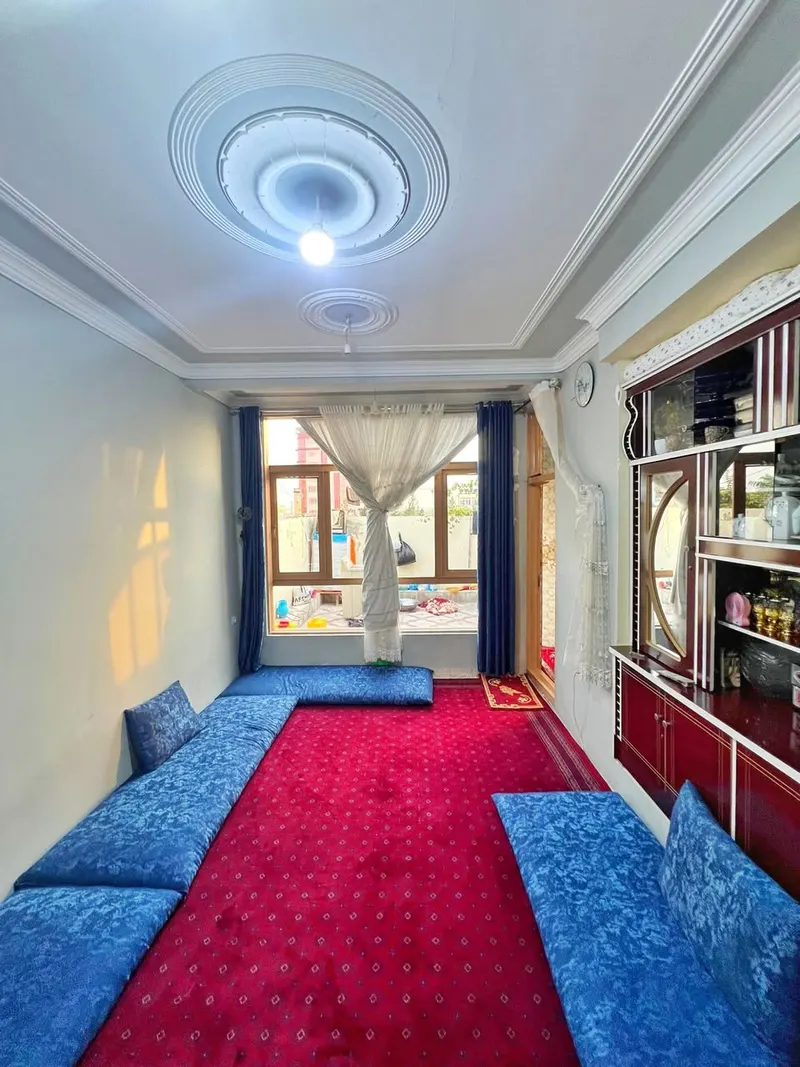 3-storey house for sale, 6 rooms, 100 m², near Baran Hotel, District 5, Kabul (2)