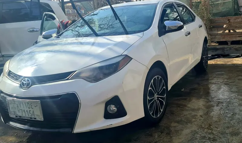 Toyota Corolla 2015 (1)