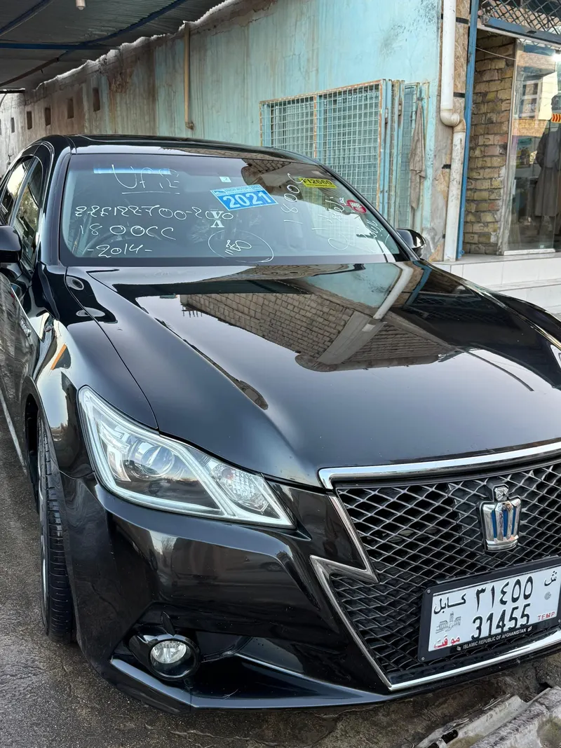 Toyota Crown 2014 (1)