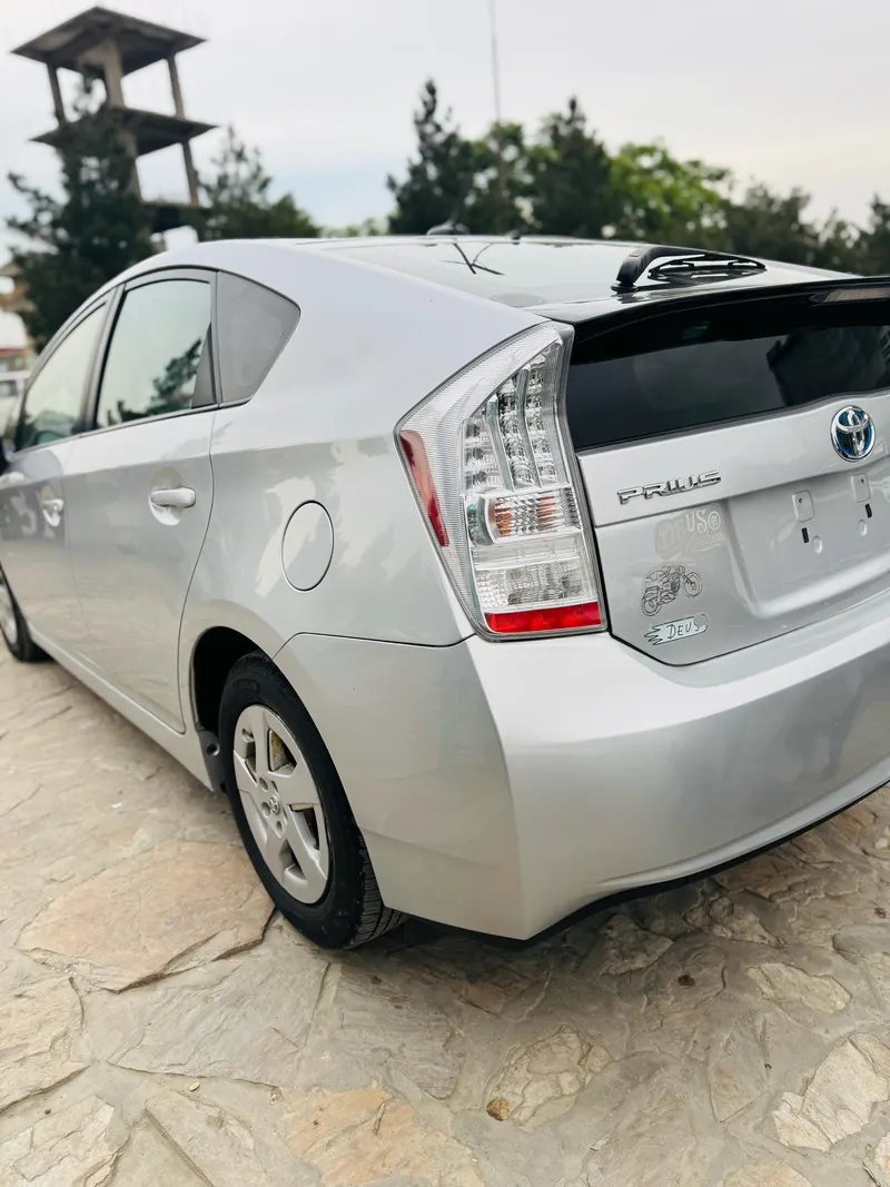 Toyota Prius 2010 (3)