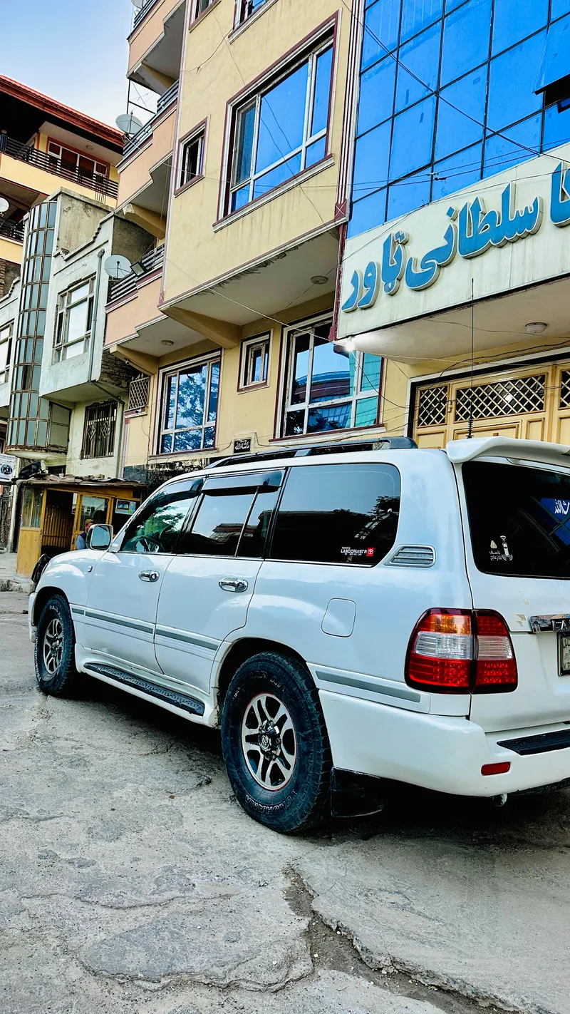 Toyota Land Cruiser 2002 (2)