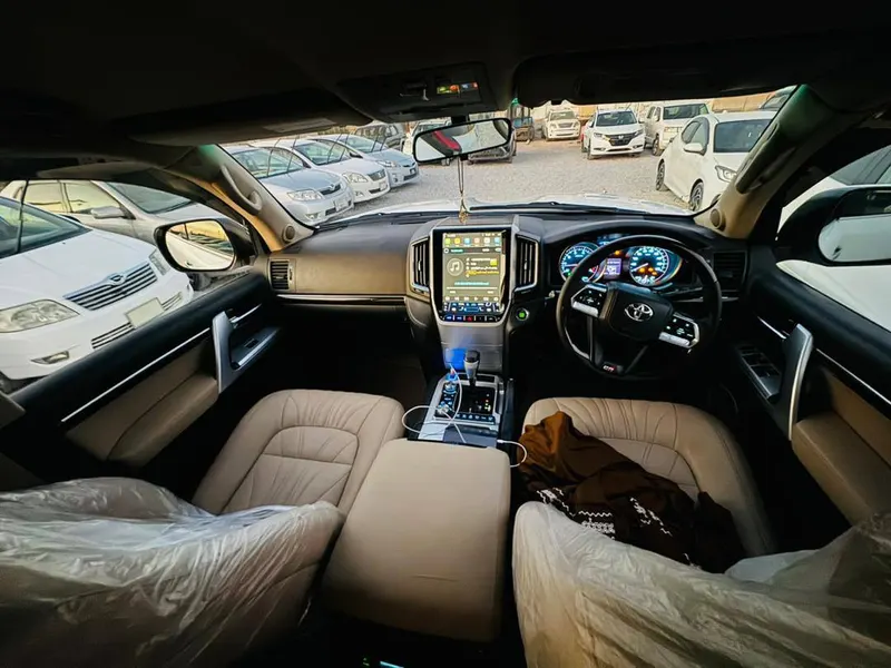 Toyota Land Cruiser 2010 (4)