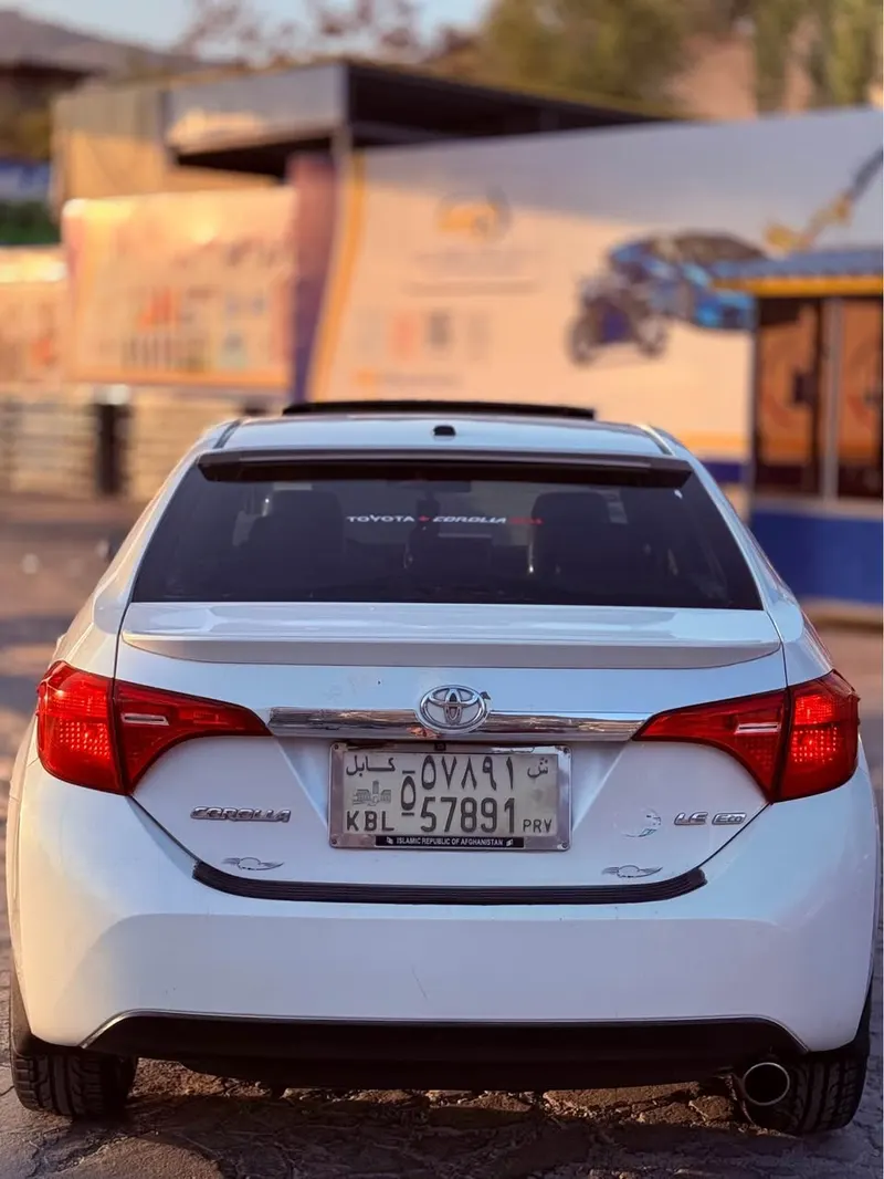 Toyota Corolla 2017 (3)