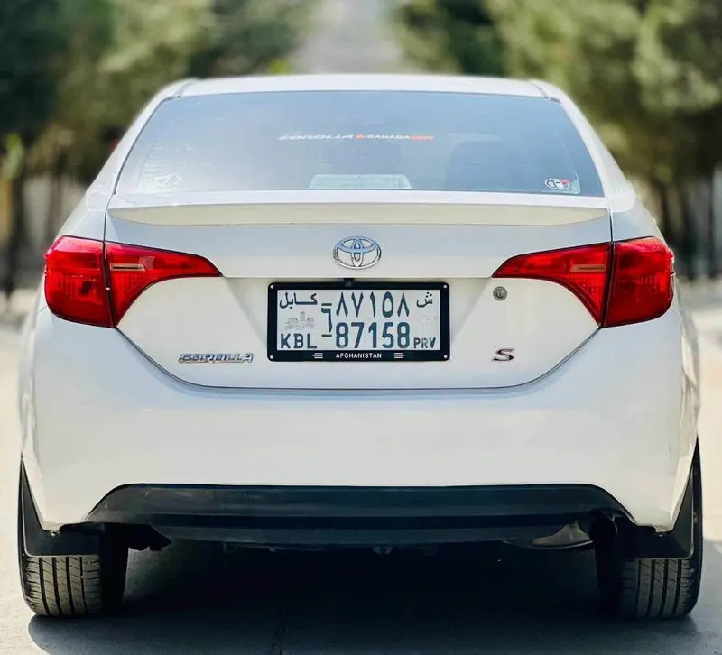 Toyota Corolla 2017 (4)