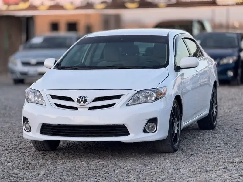 Toyota Corolla LE 2012 (2)