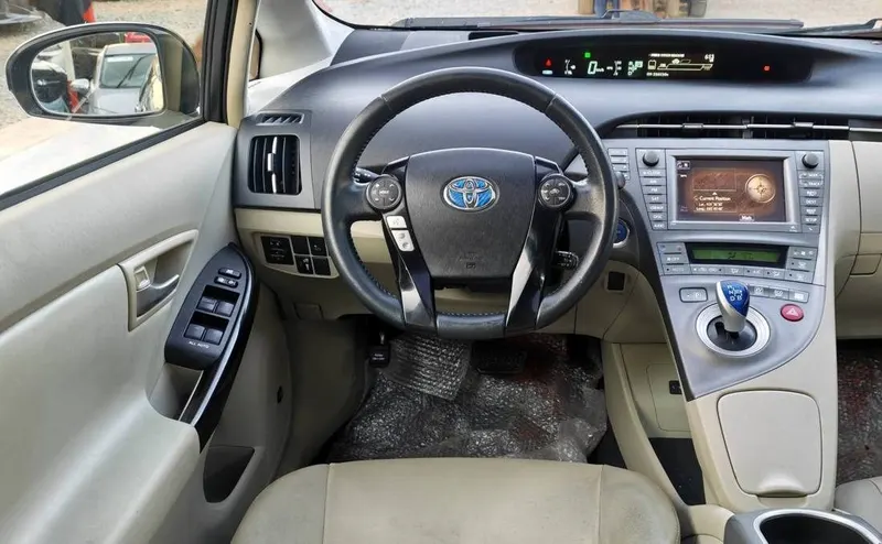 Toyota Prius G 2013 (4)