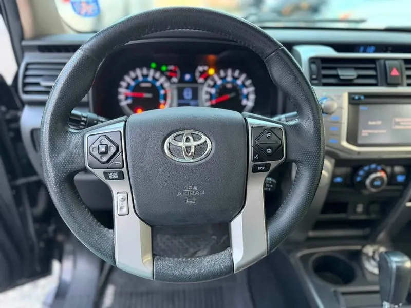 تویوتا 4Runner 2019 SR5 (2)