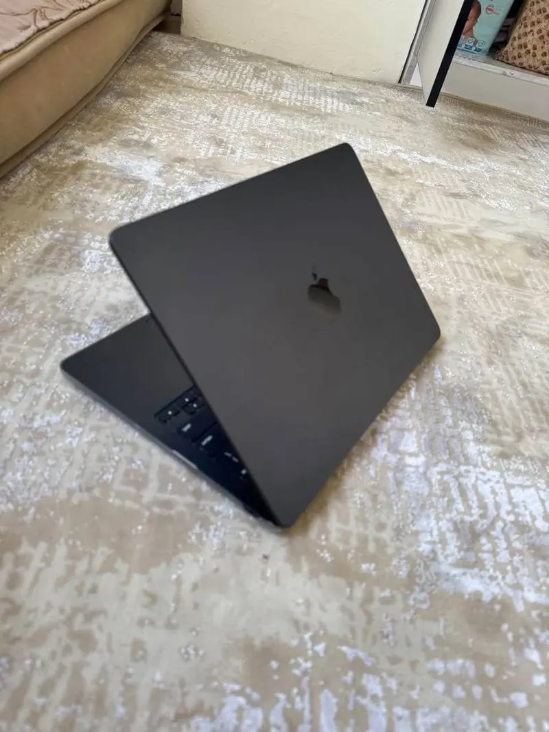 Apple MacBook Air 13 M3 2024 (4)