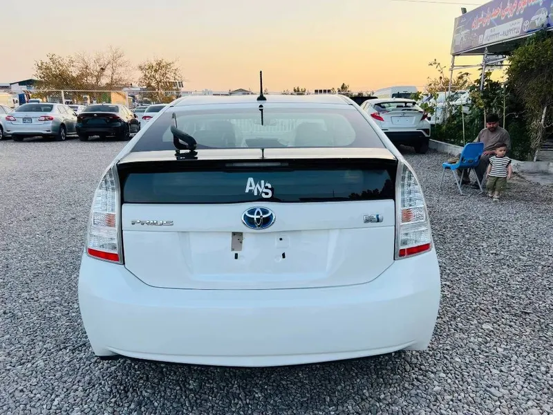 Toyota Prius Hybrid 2011 (5)