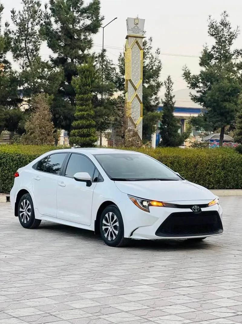 Toyota Corolla Hybrid 2022 (3)