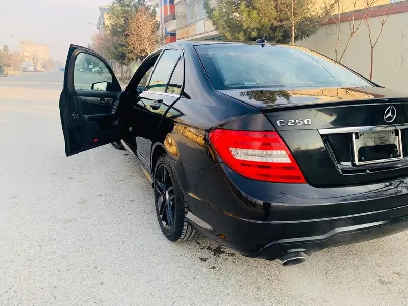 Mercedes-Benz C250 2013 (3)