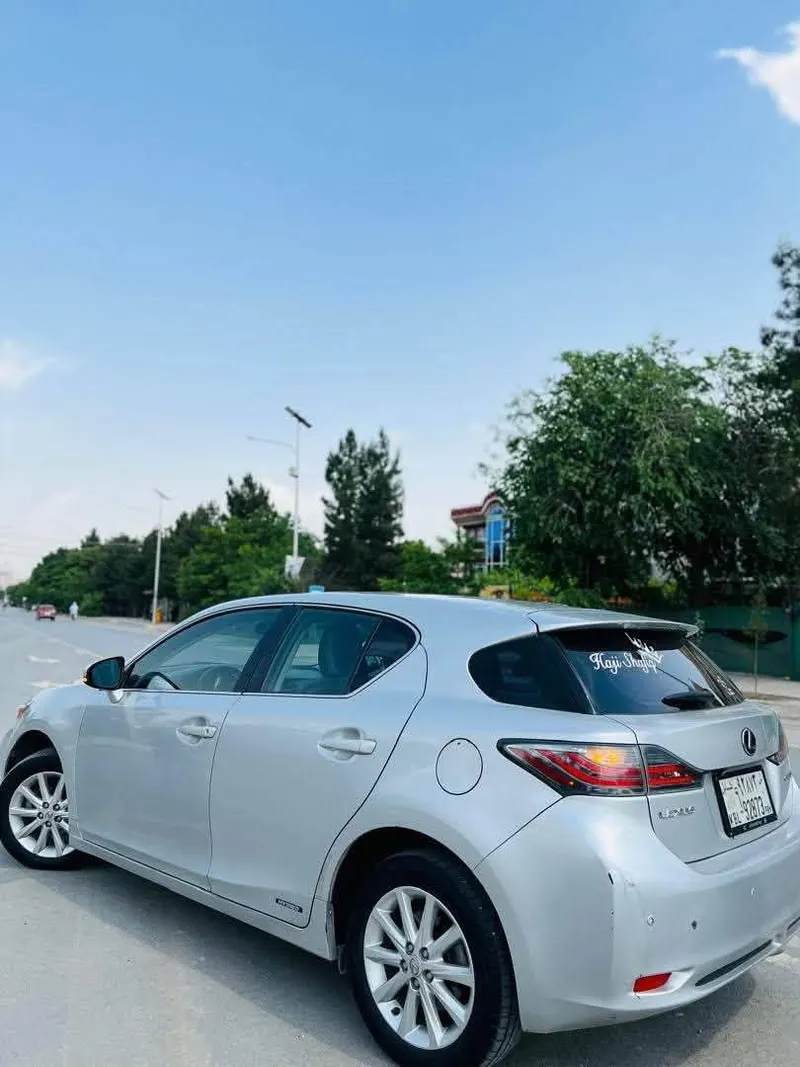 Lexus CT200h 2012 (3)