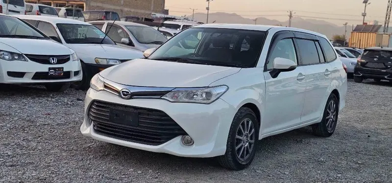 Toyota Fielder 2016 (4)