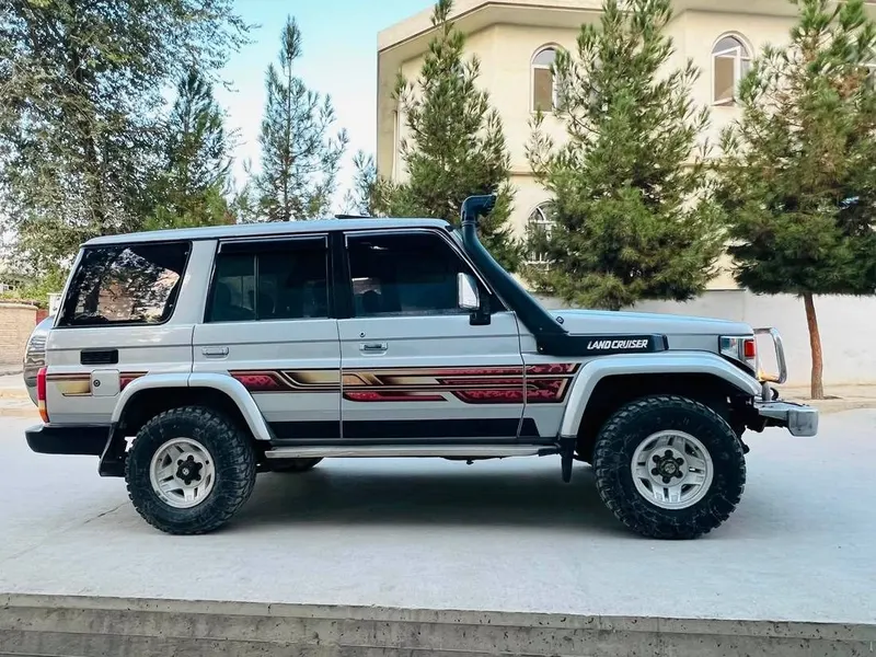 Toyota Land Cruiser 1993 (5)